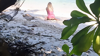 Amateur Nudist Voyeur - Nude Sex On The Beach