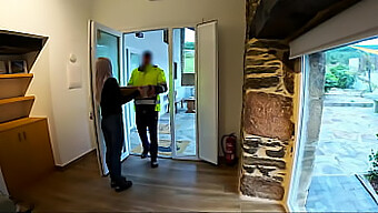 A Surprise Blowjob From A Wife To A Delivery Man