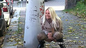 Homemade Video Of A Desperate Babe Peeing In Public