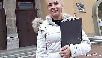 Тийнейджърка (18+) Получава Лицева Процедура От Богат Мъж В Стаята На Общежитието