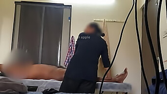 Quay Lén Cảnh Trong Lúc Massage Tại Spa