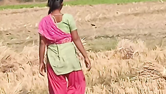 Gros Seins Et Léchage De Chatte Dans Une Adolescente Indienne Aux Gros Seins