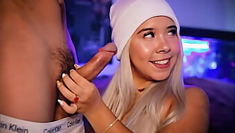 Assista A Uma Beleza Colombiana Com Um Semblante Divino Se Divertindo E Fazendo Sexo Oral Selvagem Na Câmera Para O Seu Prazer Visual