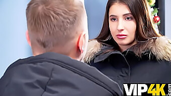 Monica Wet Devine Aspră Și Sălbatică În High Definition