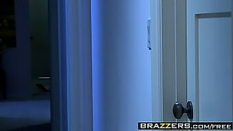 Φαντασίωση Φετίχ Των Brazzers: Η Lela Star Και Ο Johnny Sins Έχουν Μια Καυτή Συνάντηση