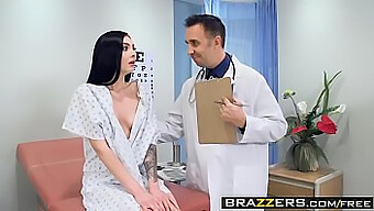 Doctorul Busty Marley Brinx Și Keiran Leed Explorează Cunnilingusul Într-Un Cadru Medical