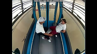 Vídeo En Full Hd De Pareja Gay Pública En Guayaquil