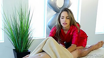 Kimmy Granger Assume O Controle Em Uma Massagem Com Óleo Quente.