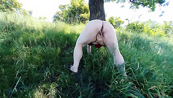 Squirting In Nature: A Big Ass Woman'S Solo Masturbation