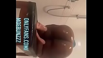 Moe Bunzzz Geniet Van Een Hete Douche Met Andere Bbw'S