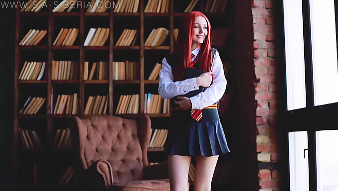 Ginny Weasley Bliver Kneppet Af Harry Potter I Denne Bdsm-Inspirerede Video