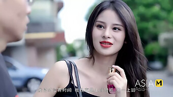 Cô Gái Trẻ Châu Á 18 Tuổi Nhận Tinh Trùng Trong Video Tự Làm