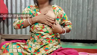 Desi Tumpa Bhabhi Khoe Vòng Một Trắng To Và Cái Lồn Chặt Chẽ