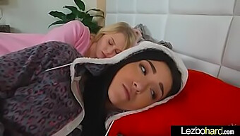 Las Chicas Lesbianas Amateur Disfrutan De Sexo Caliente Entre Ellas