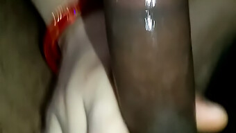 Indian Bhabhi ให้ Blowjob