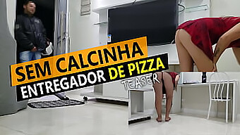 Cuộc Phiêu Lưu Cách Ly Của Cristina Almeida Bao Gồm Giao Pizza Và Quan Hệ Tình Dục Không Mặc Quần Lót.