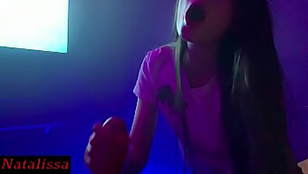 Bất Ngờ Bắn Tinh Trong Một Màn Blowjob Tự Làm