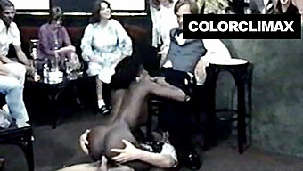 Gozada Facial E Lambidas No Cu Em Uma Cena Interracial Vintage